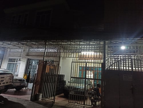 មានផ្ទះសម្រាប់ជួលបន្ទប់ធំ មានបន្ទប់គេង2 បន្ទប់ទឹក2