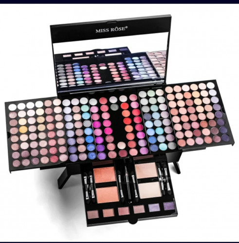 គ្រឿង mak up