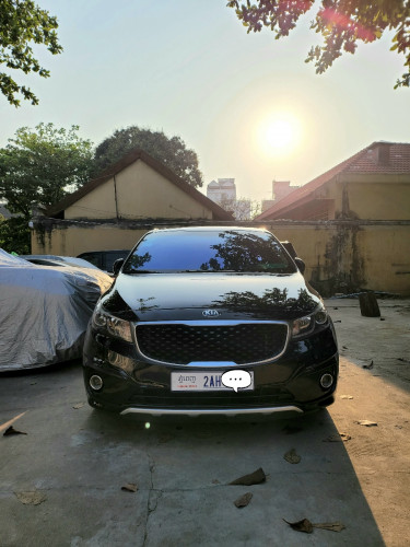 KIA Carnival 2016 black