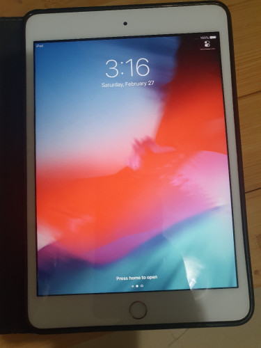 ipad mini3 ប្រើសុីម wifi 16g ថាច់ម៉ាឆ្ងាញ់