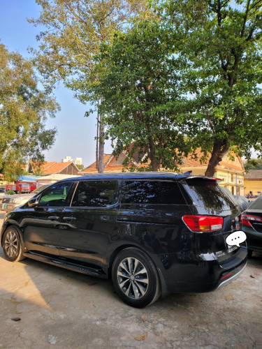 KIA Carnival 2016 full option ប្រញាប់លុយ