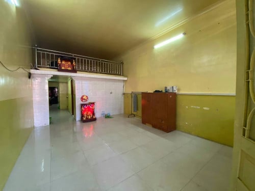 ផ្ទះជាន់ទី2លក់បន្ទាន់ បែរមុខមកផ្លូវធំ (ផ្លូវសាដឺហ្គោល (ផ្លូវ217) ទល់មុខអាគារប្តូរប្រាក់លីហួរ