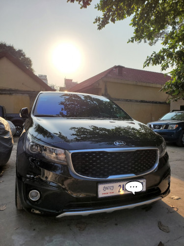 KIA Carnival