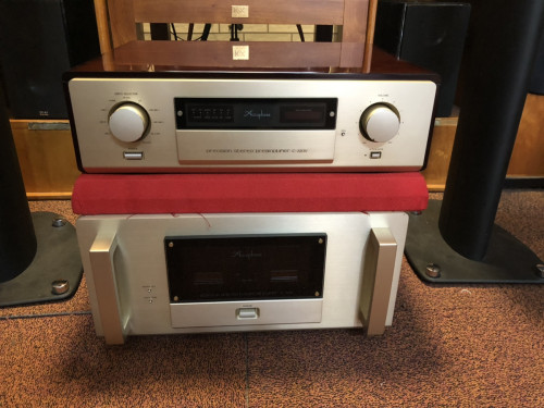 Accuphase Stereo Power and Preamplifier