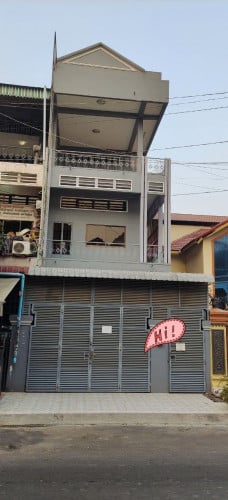 ផ្ទះចំហៀងជិតផ្សារអូឡាំពិច House Near Olympic Market