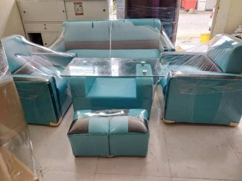 ឈុតសាឡុងថ្មីៗ អាចកម្មង់បាន មានច្រើនពណ៌ មានទទួលជួសជុលសំណង់ចាស់គ្រប់ប្រភេទផងដែ