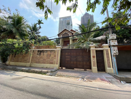 7 Bedrooms Villa for Rent in BKK1