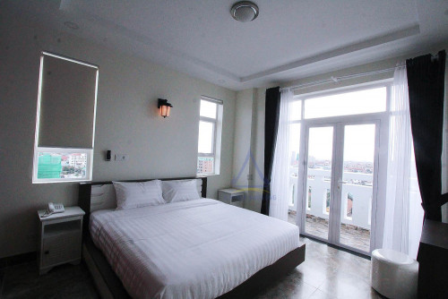 Russian market | Modern apartment 2 bedrooms with lift for rent in Boueng Trobek area 