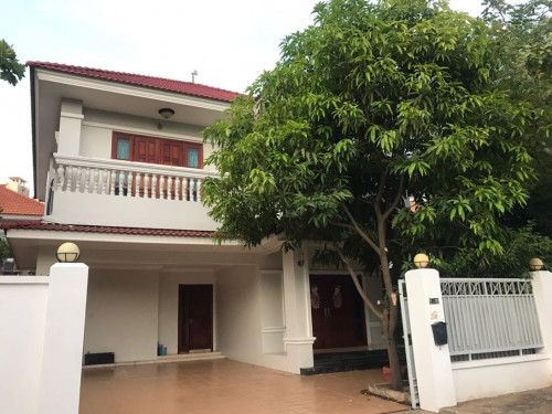 5 Bedrooms Villa for Rent in Bassac Garden