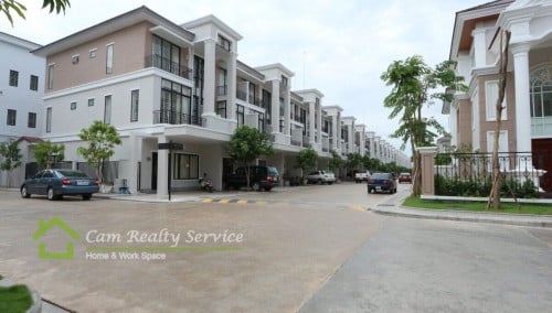 Near ISPP (Hun Sen Blvd)| Modern style gated community 4 bedrooms house for rent