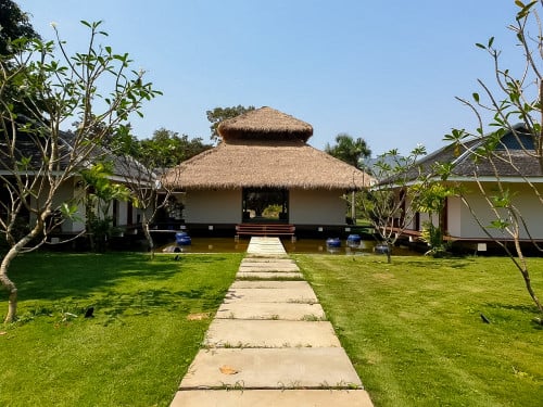 DABEST PROPERTIES: ប្រណិតរីសតសម្រាប់លក់ក្នុងខេត្ដកំពត/ Luxury Resort for Sale in Kampot