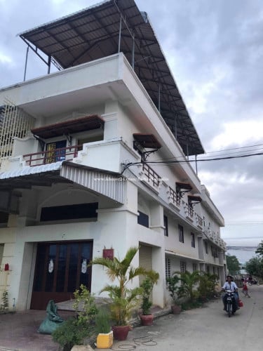 ផ្ទះល្វែងជួលHouse for rent(China town)出租房