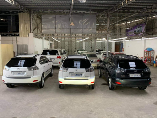 Rx330 ផ្លាកលេខ3គ្រឿង 04,05 Half Full និងមានឡានប្រភេទក្រដាស់ពន្ធជាច្រើនគ្រឿងទៀត