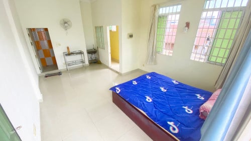 បន្ទប់ជួលចាប់ពី $100 ទៅ