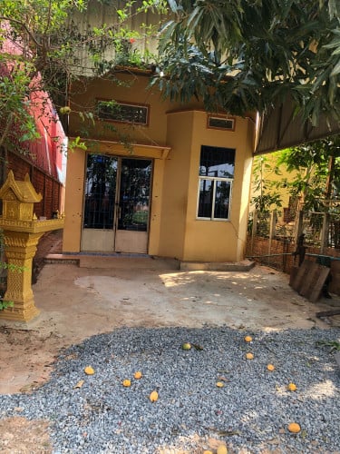 ផ្ទះលក់ជិតផ្សារសាម្គី 6ម៉ែត*23ម៉ែតមានចំណូលភ្ញៀវជួលស្រាបបាន1ខែ120$(អត់ទឹកតែ)