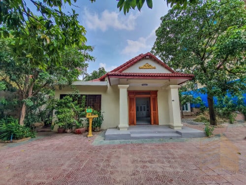 3 Bedroom villa for rent in Boeng Tompun Area
