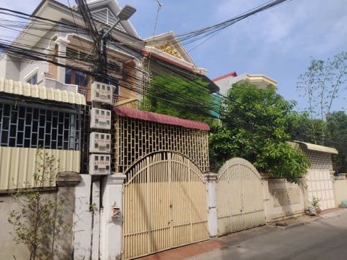 ផ្ទះ បឹងទំពុន ផ្លូវ17BT (លក់ប្រញាប់)