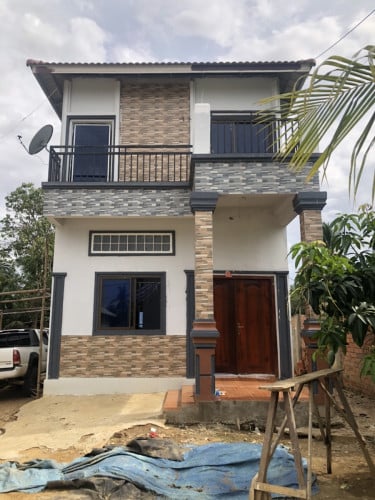 ផ្ទះលក់ទំហំដី 14x42 ពីមុនលក់ 13 ម៉ឺនអីឡូវ លក់តែ 11  ម៉ឺនទេ