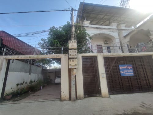 ផ្ទះនិងដីលក់ (ទំហំជិត200ការេ៉) សង្កាត់​ជ្រោយចង្វា​ ខណ្ឌជ្រោយចង្វា