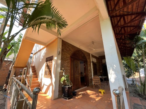 ផ្ទះលក់​ កណ្ដាល​ក្រុង​សៀមរាប​ ម្តុំអាងក្រពេី​ ជិត​ផ្សារ​ចាស់​​ ប្លង់​រឹង​