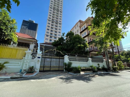 Villa For Rent In BKK1, Near Brown Coffee, 6Beds, 7,000$ Per Month