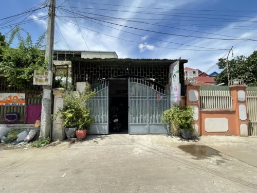 ផ្ទះ និងដីផ្ទាល់ខ្លួនលក់បន្ទាន់5x30m ម្តុំអូរបែកក្អម(ប្លង់រឹង ចរចារ)