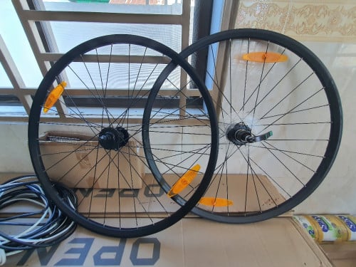 ខ្នងនិងកង់សម្រាប់លក់