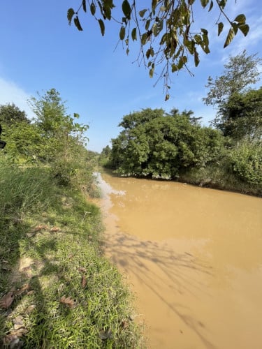 ដីលក់ ជាប់ស្ទឹងធំតាកែន (ម្ចាស់)