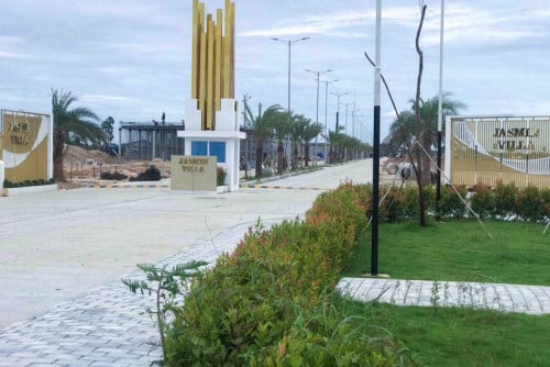 ផ្ទៈកែងជិតសួនទីតំាងល្អលក់ប្រញាប់លុយខ្លាំង