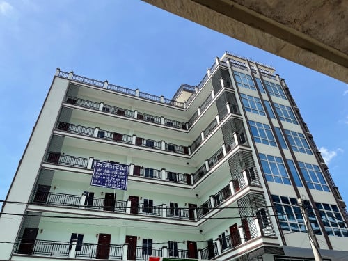 Apartment 7​ជាន់ នៅលេីធំ ផ្លូវសហព័ន្ធរុស្សី មាន​ 40​បន្ទប់