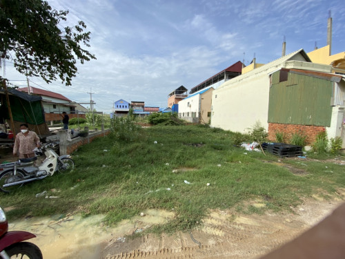 ដីលក់​ 12x20m