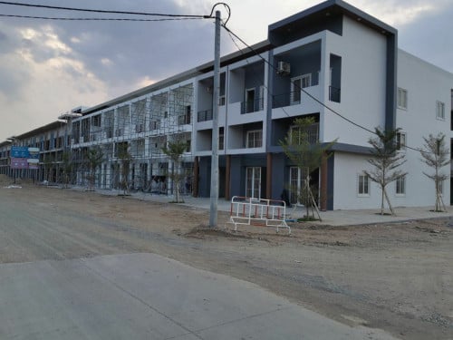 បុរីព្រែកតាទែន