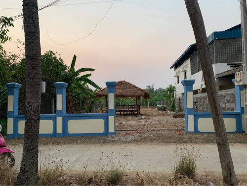 ដីលក់