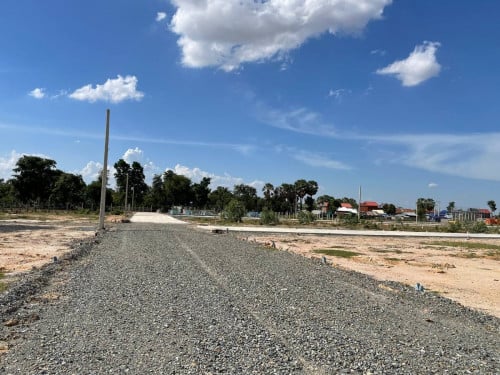 ដីក្នុងបុរី បន្ទាប់ក្រោមទីផ្សារ