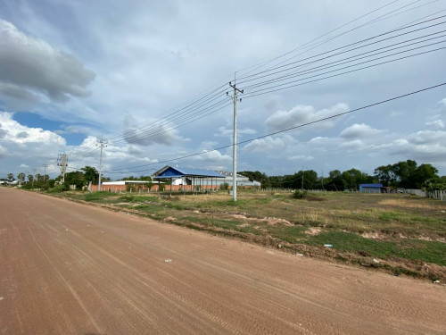 ដីកាច់ជ្រុងលក់ប្រញាប់ចុះពីផ្លូវ51តែ70m