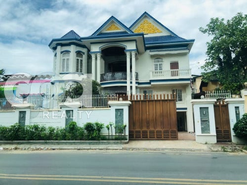 វីឡាជួលនៅម្ដុំផ្សារទួលគោក