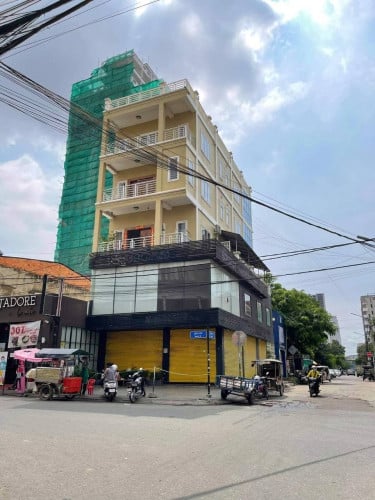 Corner Commercial Flat-Shop for rent at Toul Tompong, 7.5x15m, 02 Floors, 2,500$ Per Month