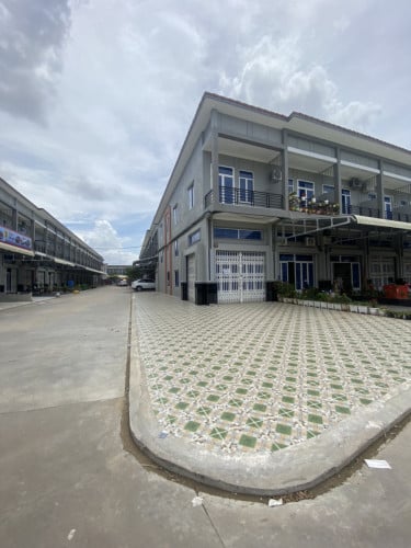 ផ្ទះកែងកាចជ្រុងនៅបុរី ហុងឡាយ ទួលពង្រ