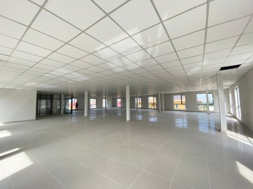 Office Building for rent at Toul Tumpong, 04Floors, 1,760sqm, 17,000$ Per Month