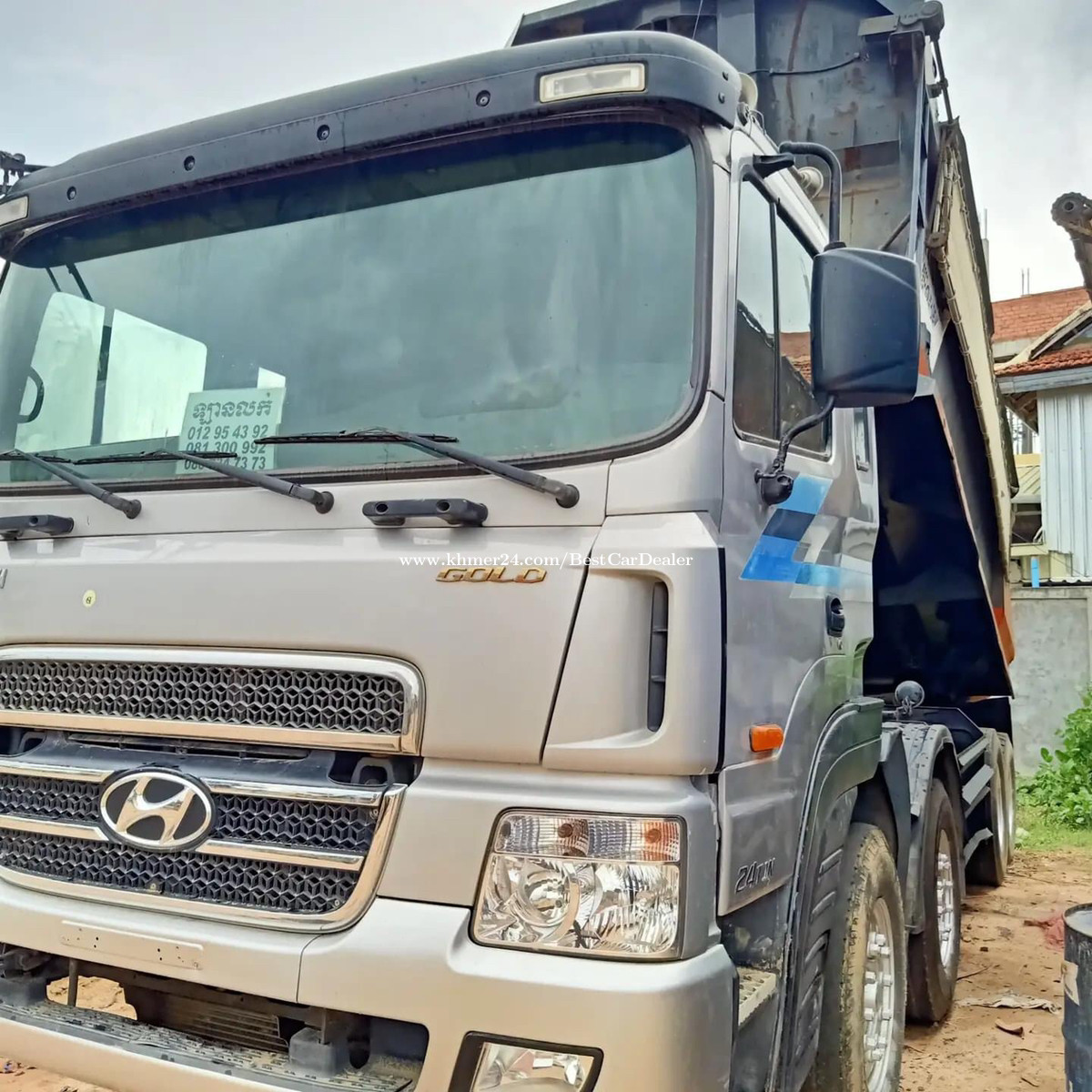 HYUNDAI DUMP TRUCK 2006 8x4WD Price 43500.00 in Phnom Penh, Cambodia
