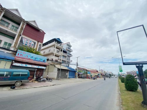 ផ្ទះលក់ នៅលើផ្លូវធំចំការដូង