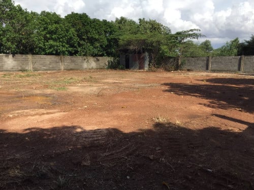 ដីសម្រាប់ជួល​នៅជិតផ្សារដេីមគថ្មី
​ 25,3m x 27,5m