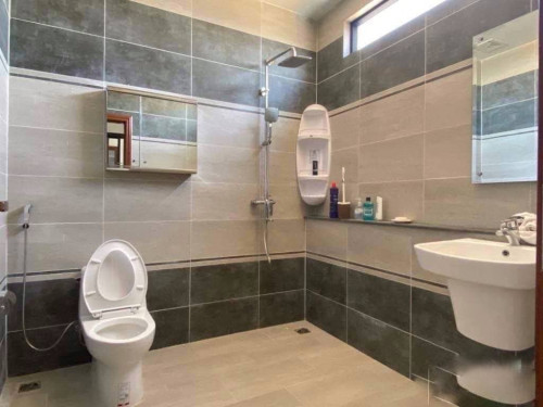 Building For Rent An Near Wat Phnom Area, 07Floors, 16Rooms, 20,000$ Per Month