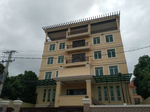 Building For Rent At Phnom Penh Thmei, 24 Rooms, Big Office Spacem 15,000$ Per Month