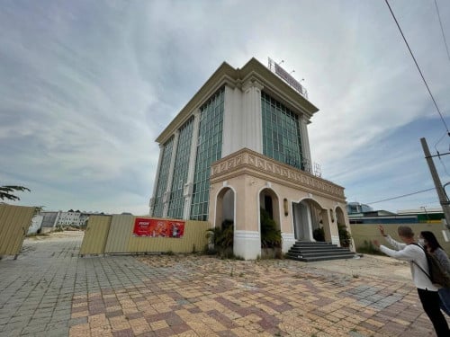 Whole Building For Rent At Phnom Penh Thmei Area, 24Rooms, 8,000$ Per Month