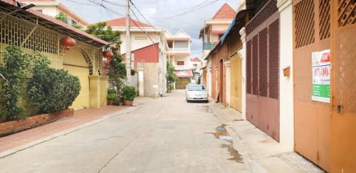 ផ្ទះ​លក់បន្ទាន់ទីតាំងល្អចំកណ្ដាលក្រុង