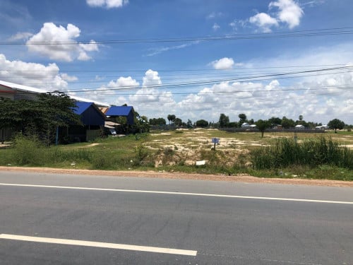 ជួលដីផ្ទាល់ខ្លួនម្តុំត្រាំខ្នា ក្នុងតំបន់ទីប្រជុំជន