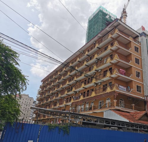 អាគារ៦ជាន់ សំរាប់ជួល