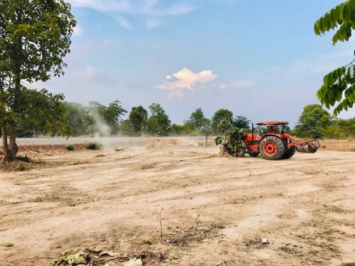 ដីលក់ (ក្រុងសំរោង)