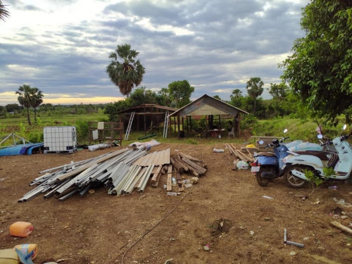 ដីជើង ភ្នំ លក់បន្ទាន់